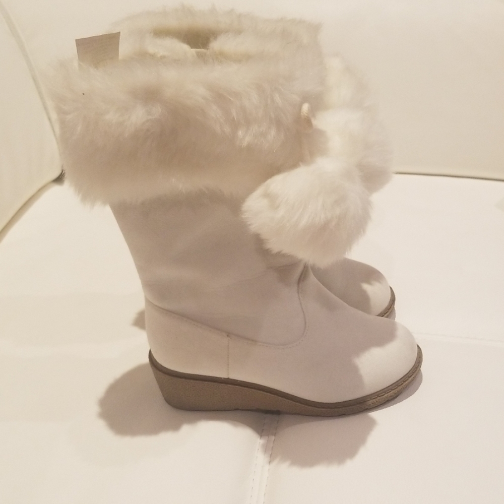 Girls White Faux Fur Winter boots